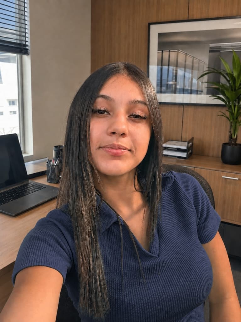 Anna Luiza, especialista em soluções digitais